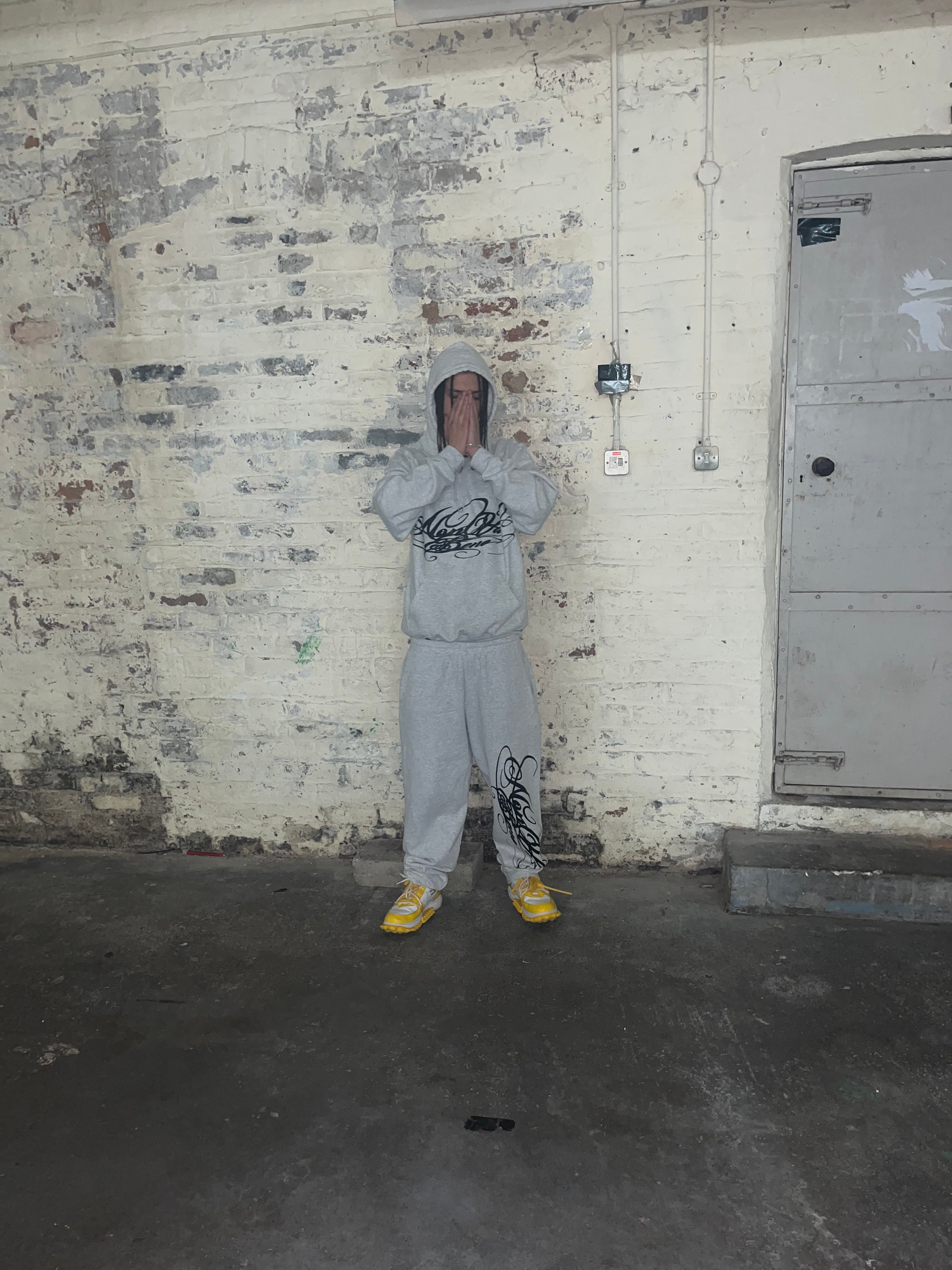 NON VA BENE HOODIE - GREY